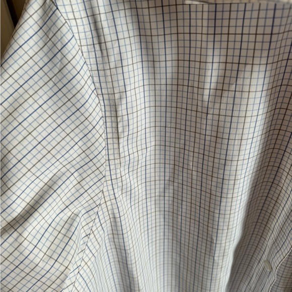 Men’s Performance Button down - Picture 3 of 4